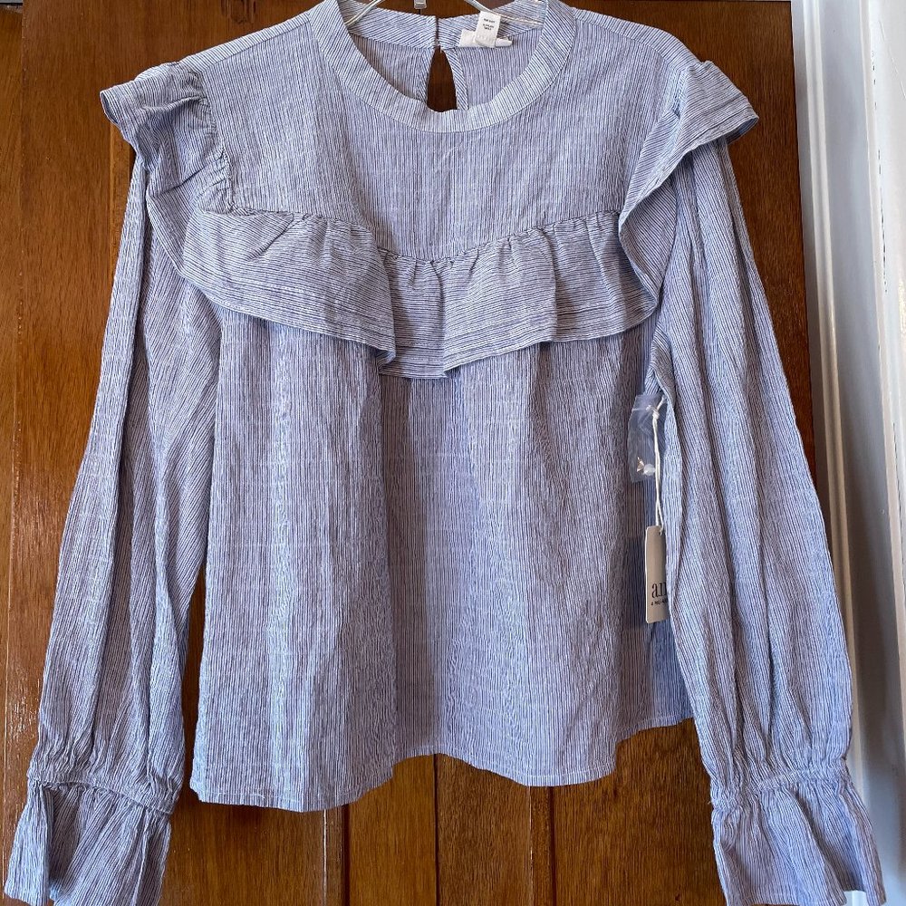 a.n.a. A New Approach Women's White Blue Stripe Blouse. NWT